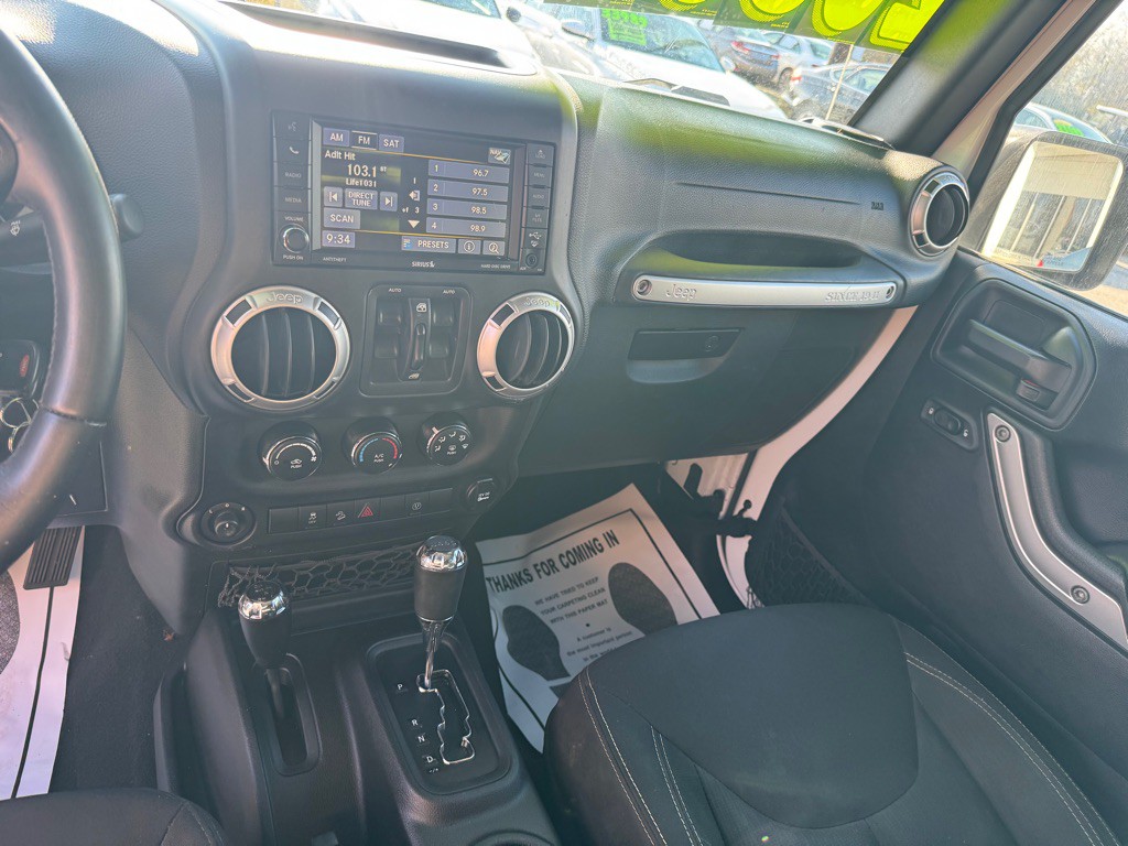 2016 Jeep Wrangler Unlimited Image 9