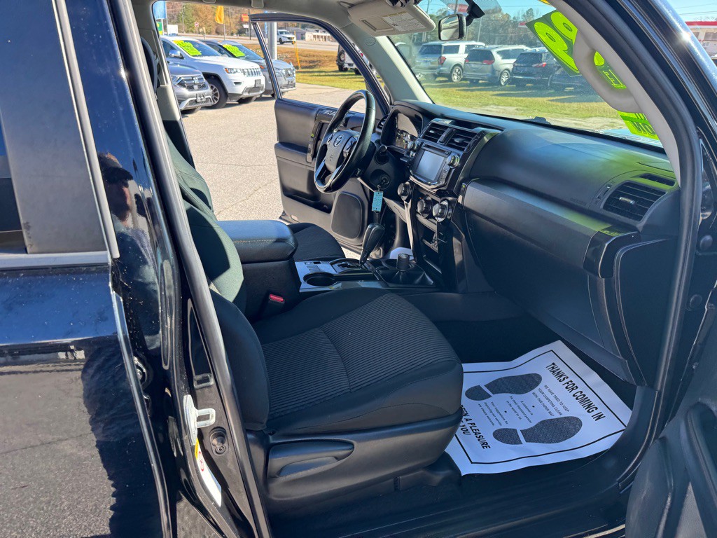 2015 Toyota 4Runner Image 16