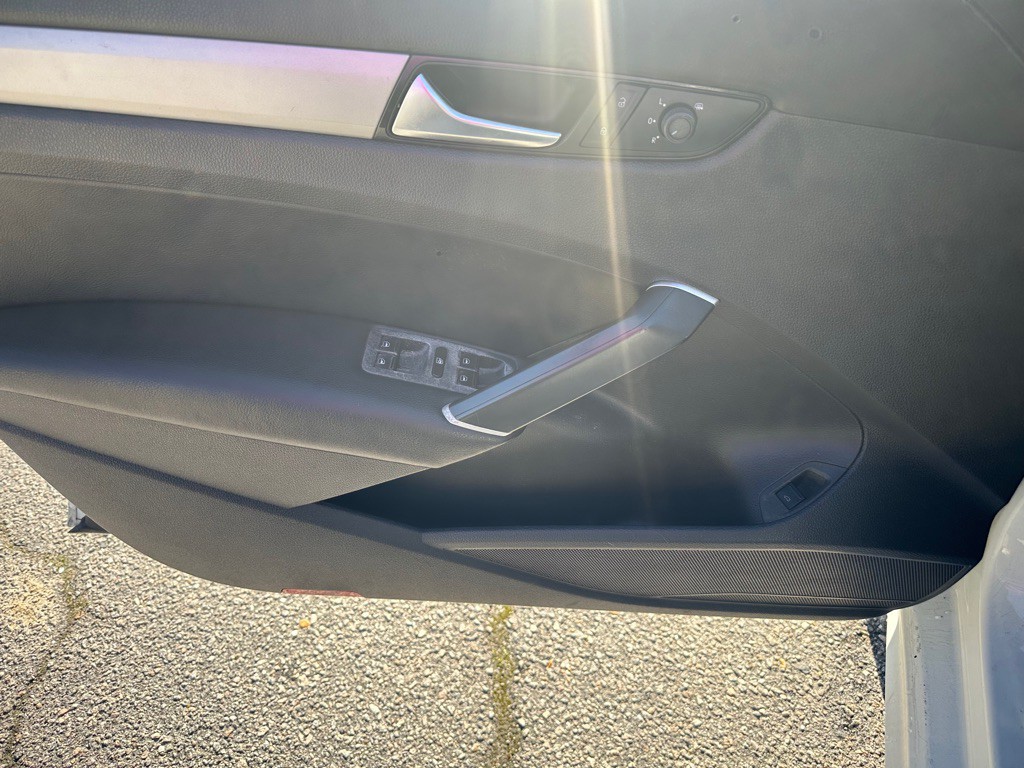 2020 Volkswagen Passat Image 12