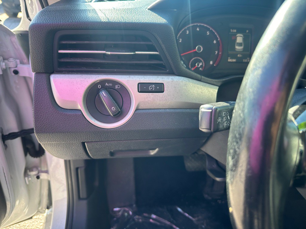 2020 Volkswagen Passat Image 13