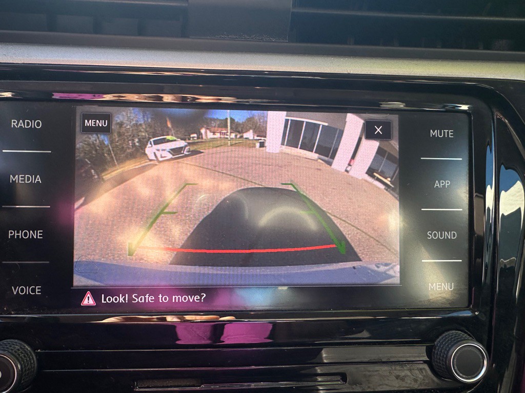 2020 Volkswagen Passat Image 16