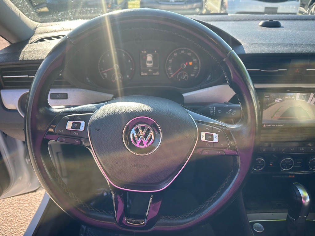 2020 Volkswagen Passat Image 17