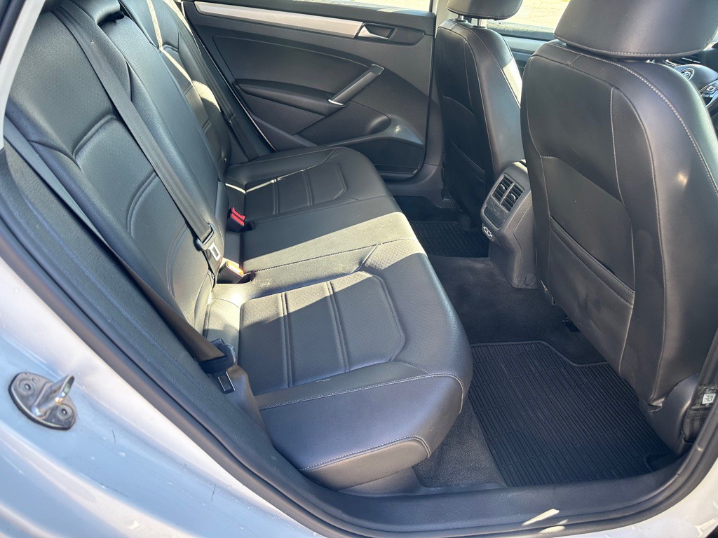 2020 Volkswagen Passat Image 21