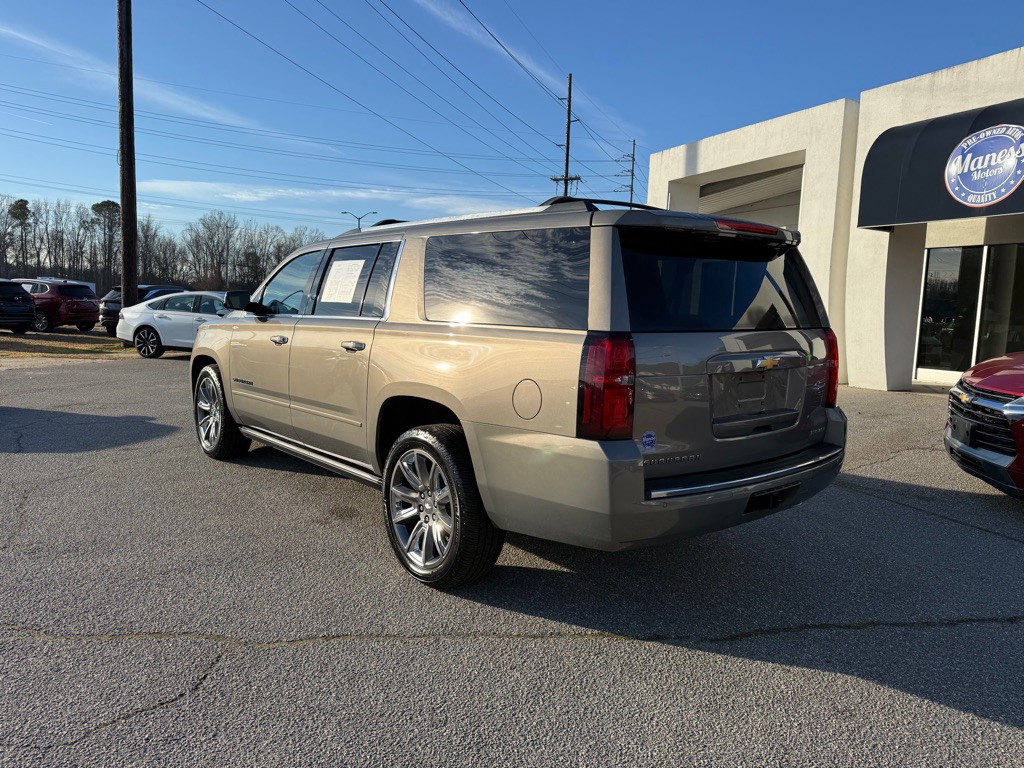 2019 Chevrolet Suburban Image 3