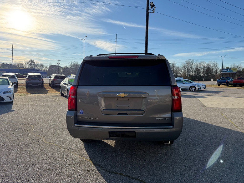 2019 Chevrolet Suburban Image 4