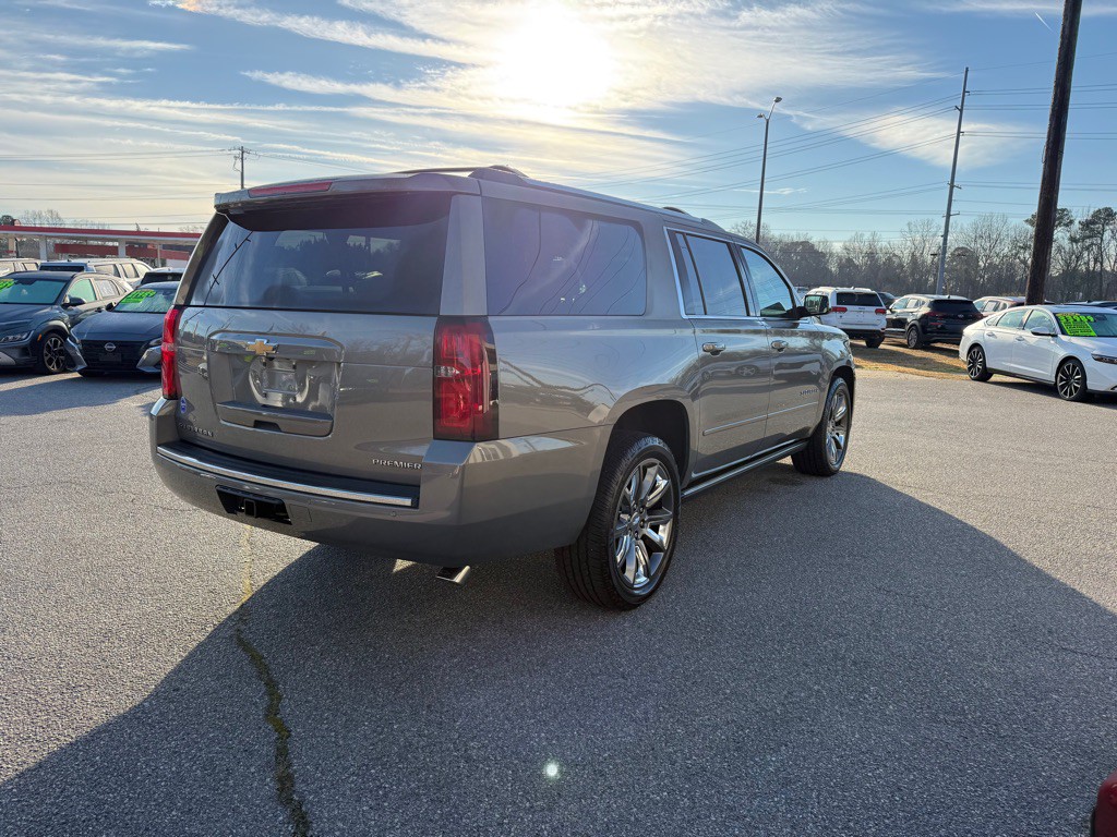 2019 Chevrolet Suburban Image 5