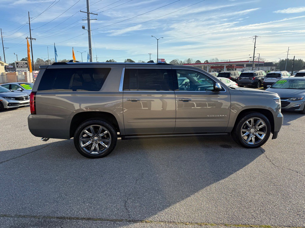 2019 Chevrolet Suburban Image 6