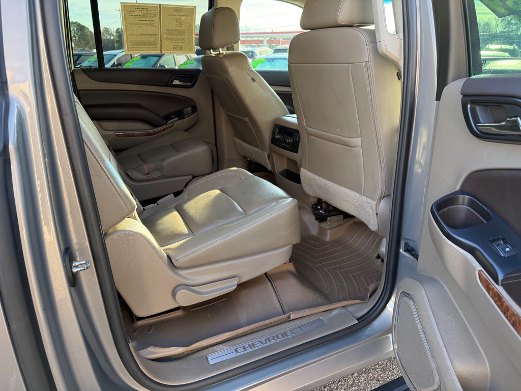 2019 Chevrolet Suburban Image 10