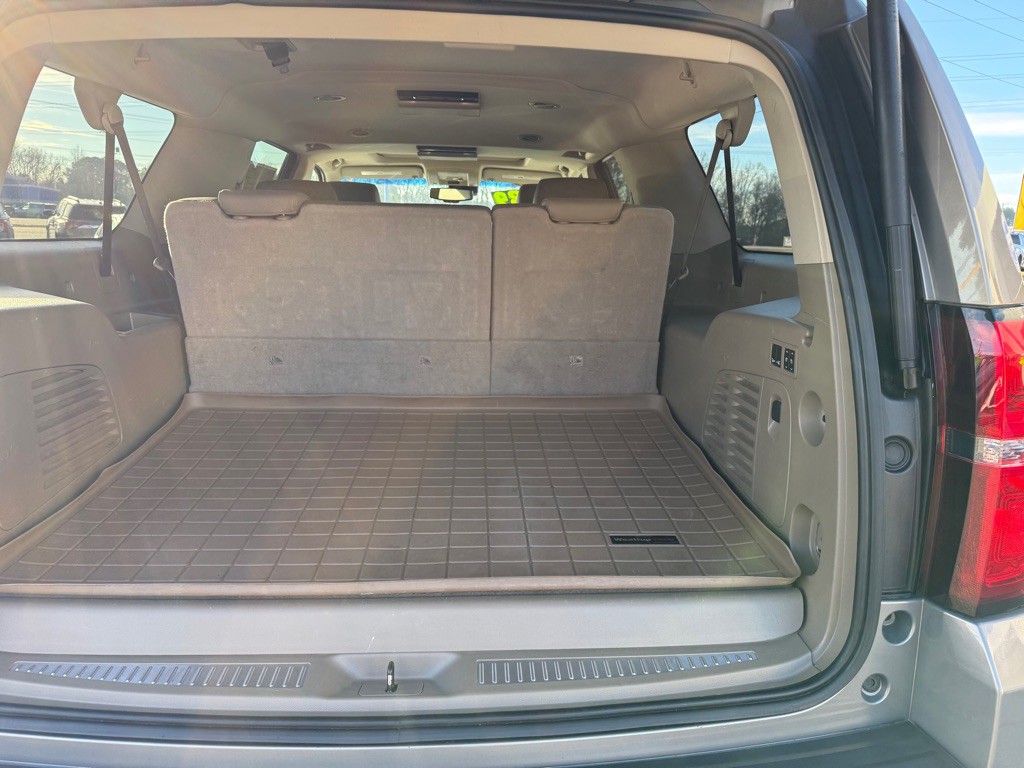 2019 Chevrolet Suburban Image 11