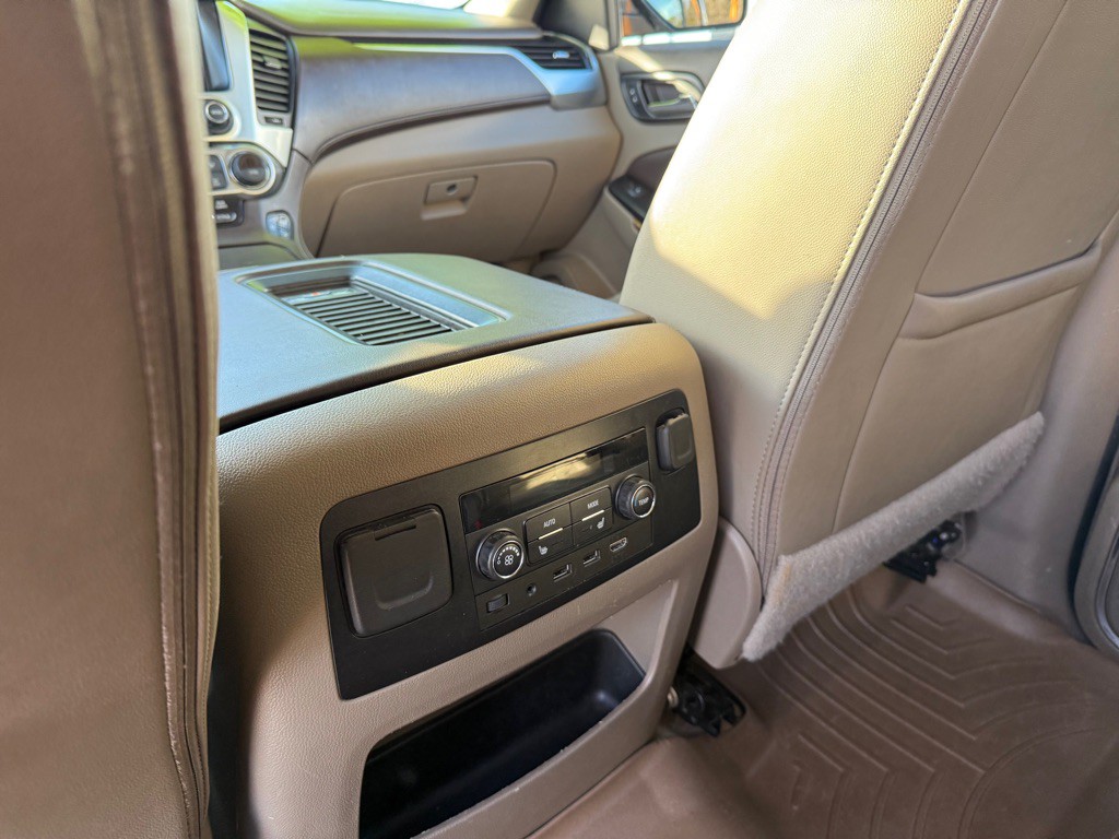 2019 Chevrolet Suburban Image 14