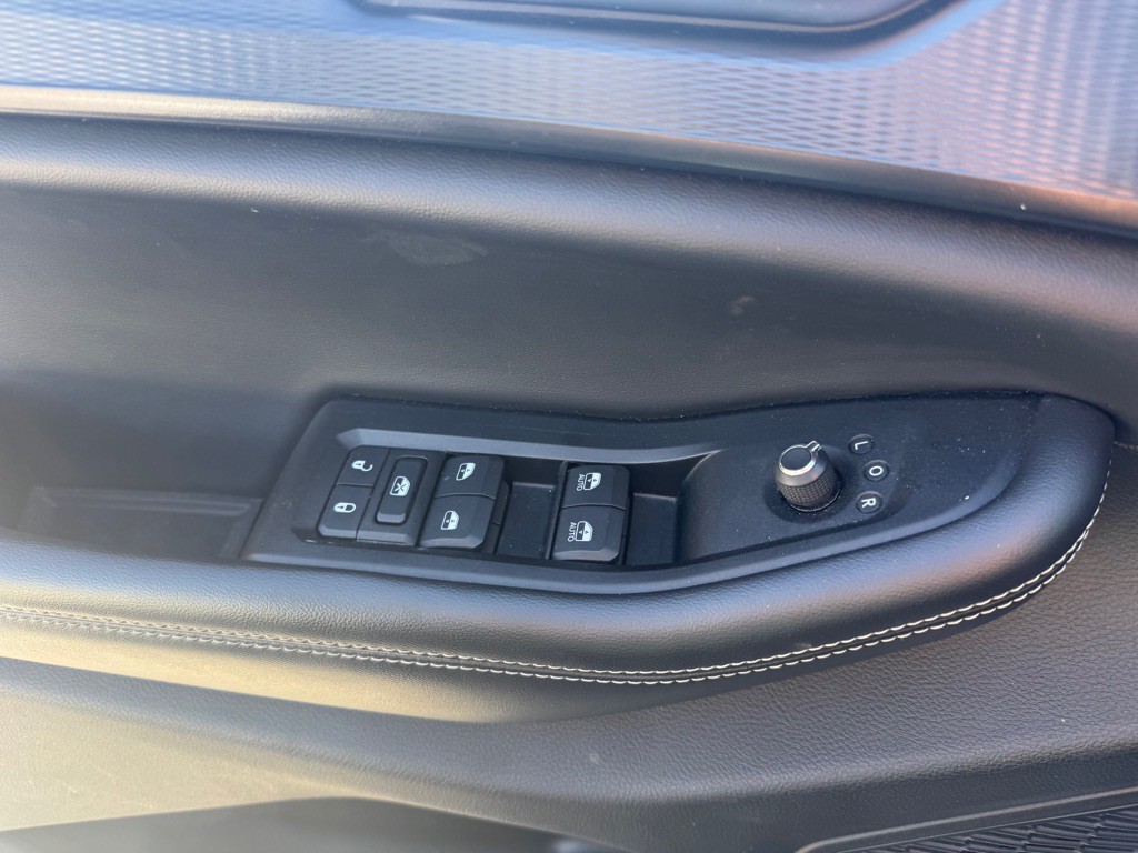 2023 Jeep Grand Cherokee Image 9