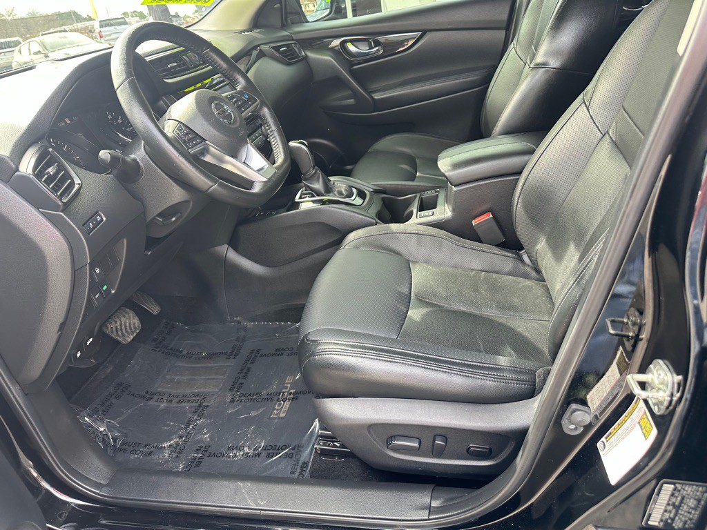 2022 Nissan Rogue Image 11