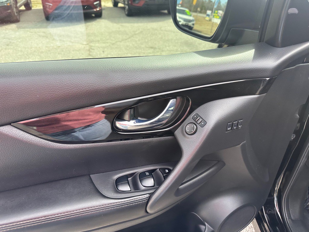 2022 Nissan Rogue Image 12