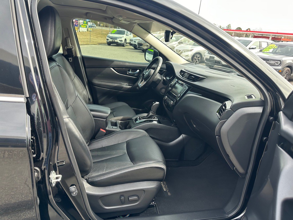 2022 Nissan Rogue Image 24