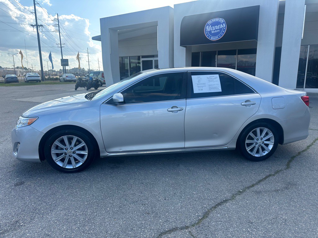 2013 Toyota Camry Image 2