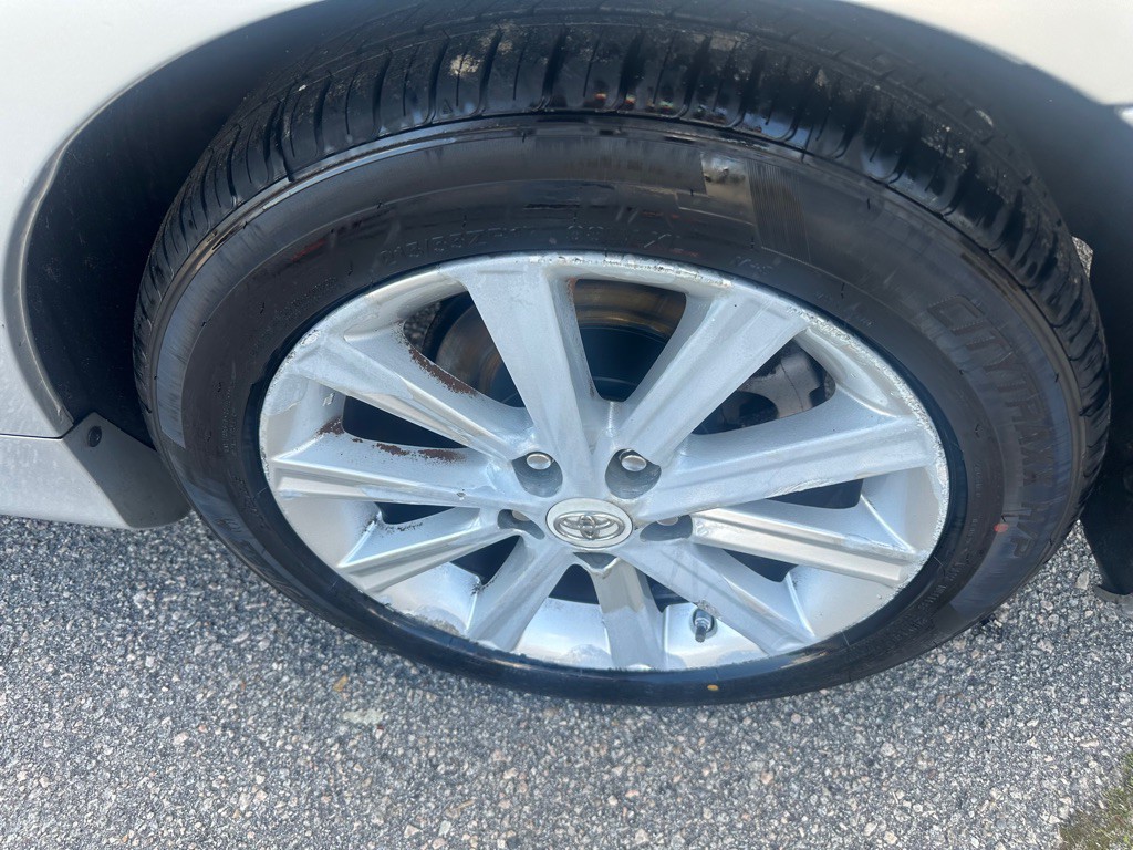 2013 Toyota Camry Image 8