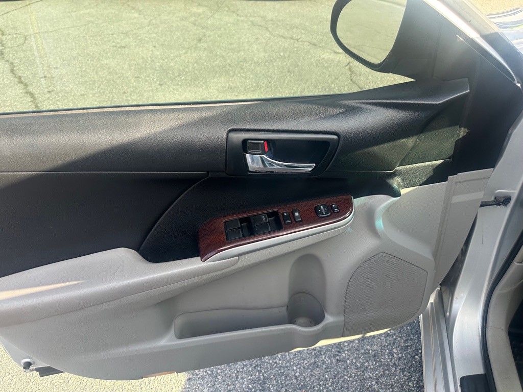 2013 Toyota Camry Image 11