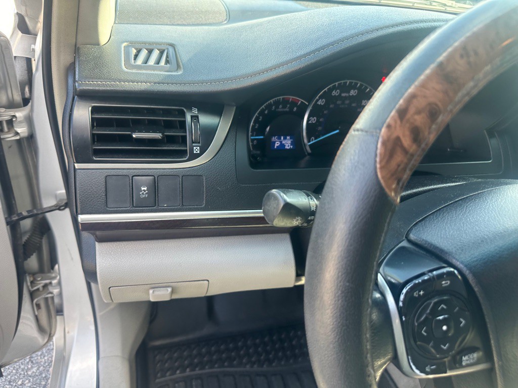 2013 Toyota Camry Image 12