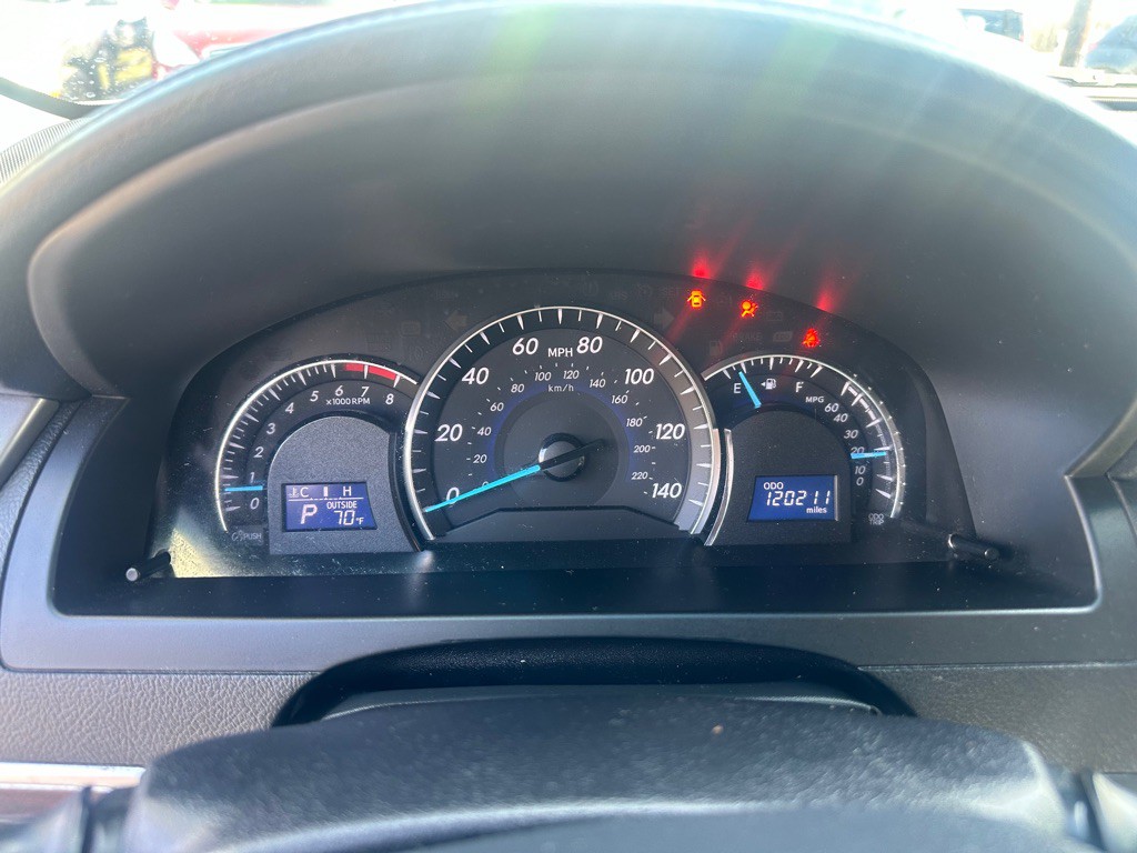 2013 Toyota Camry Image 16