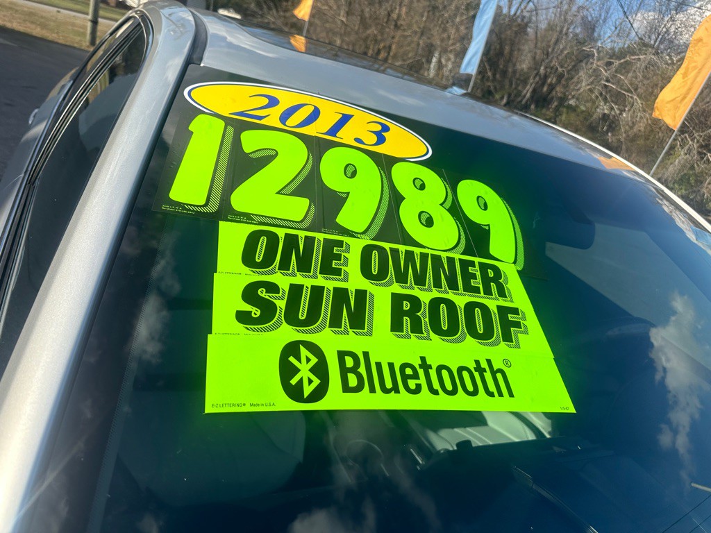 2013 Toyota Camry Image 22