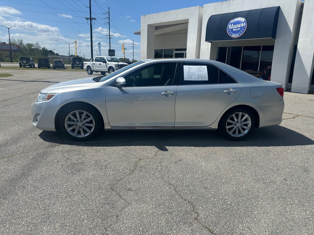 2013 Toyota Camry Image 2