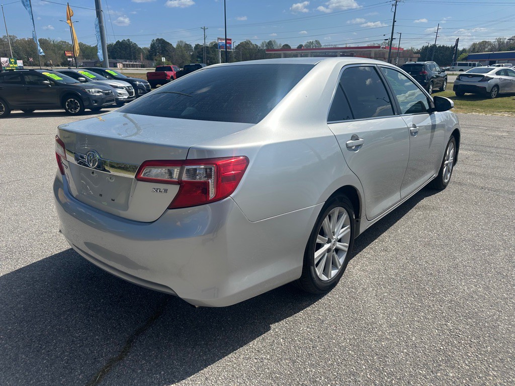 2013 Toyota Camry Image 5