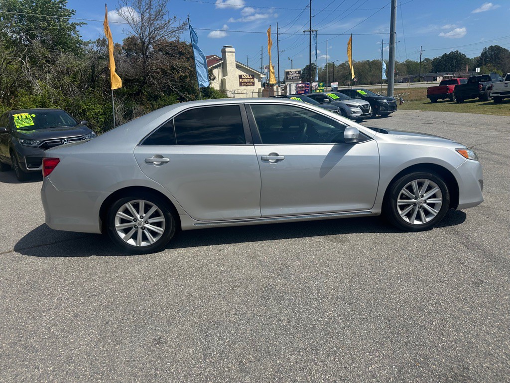 2013 Toyota Camry Image 6