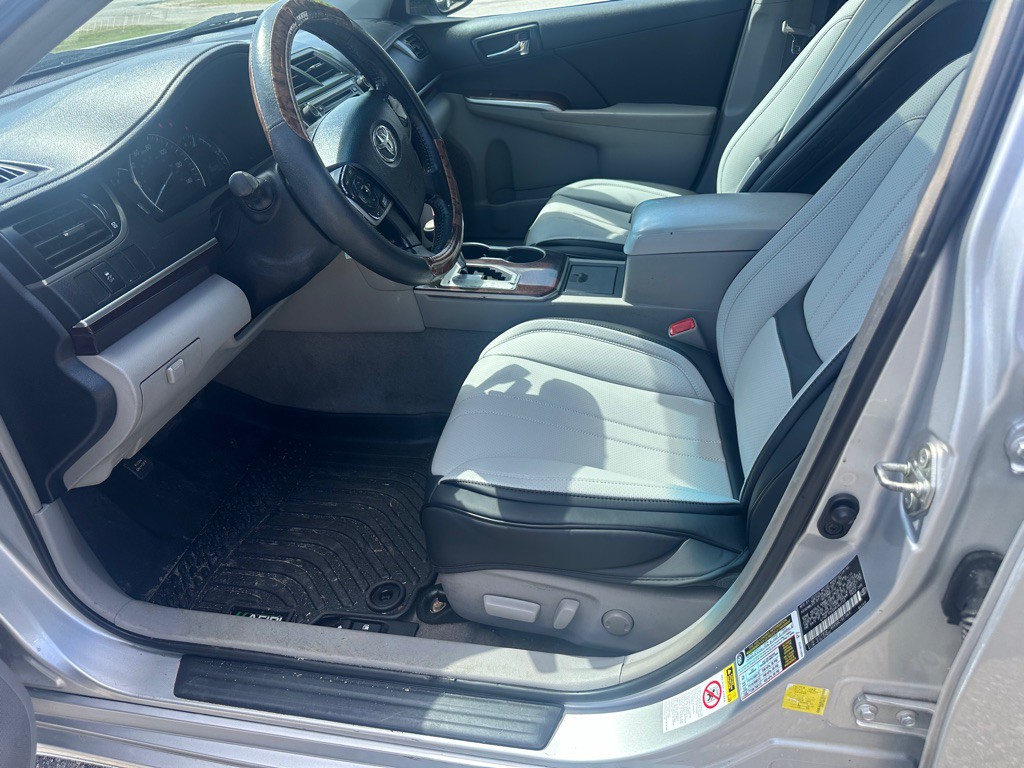 2013 Toyota Camry Image 13