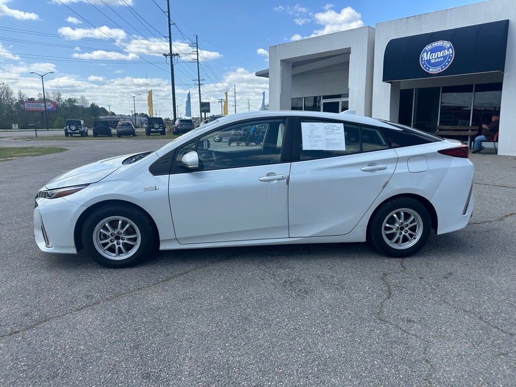 2021 Toyota Prius Image 2