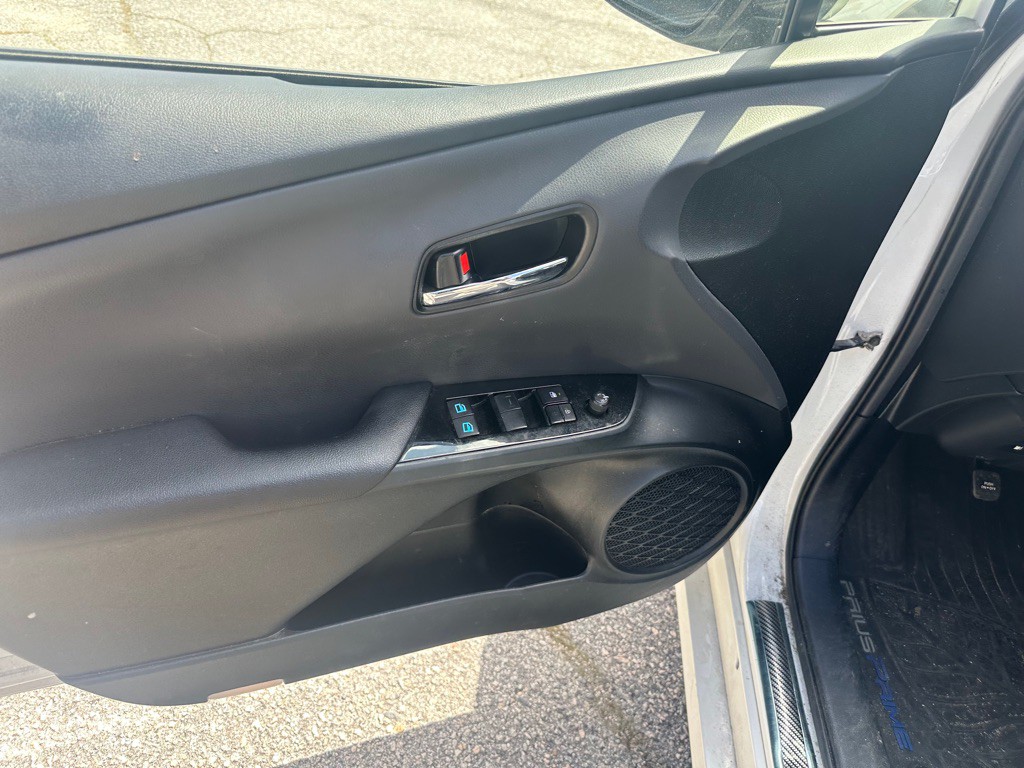 2021 Toyota Prius Image 12