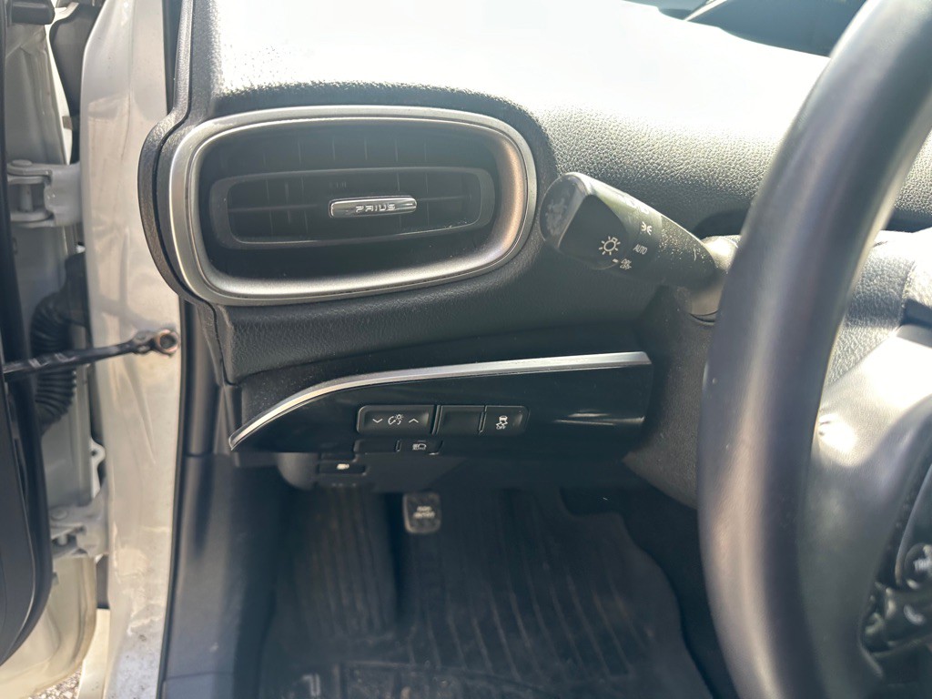 2021 Toyota Prius Image 13