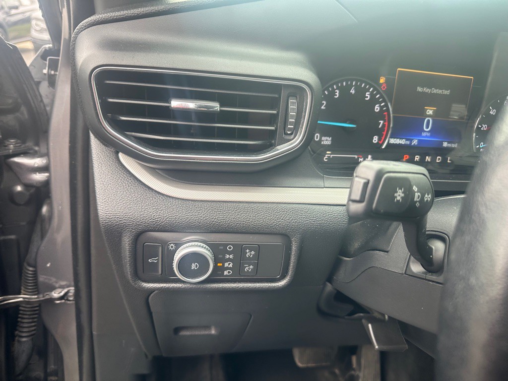 2021 Ford Explorer Image 25