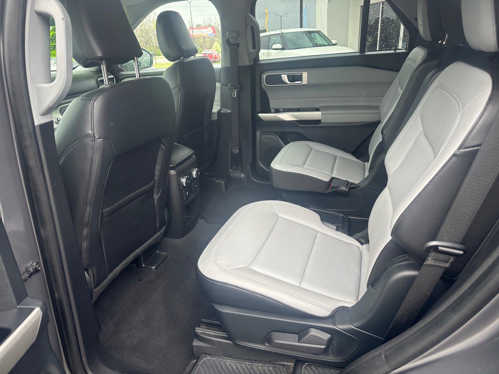 2021 Ford Explorer Image 39