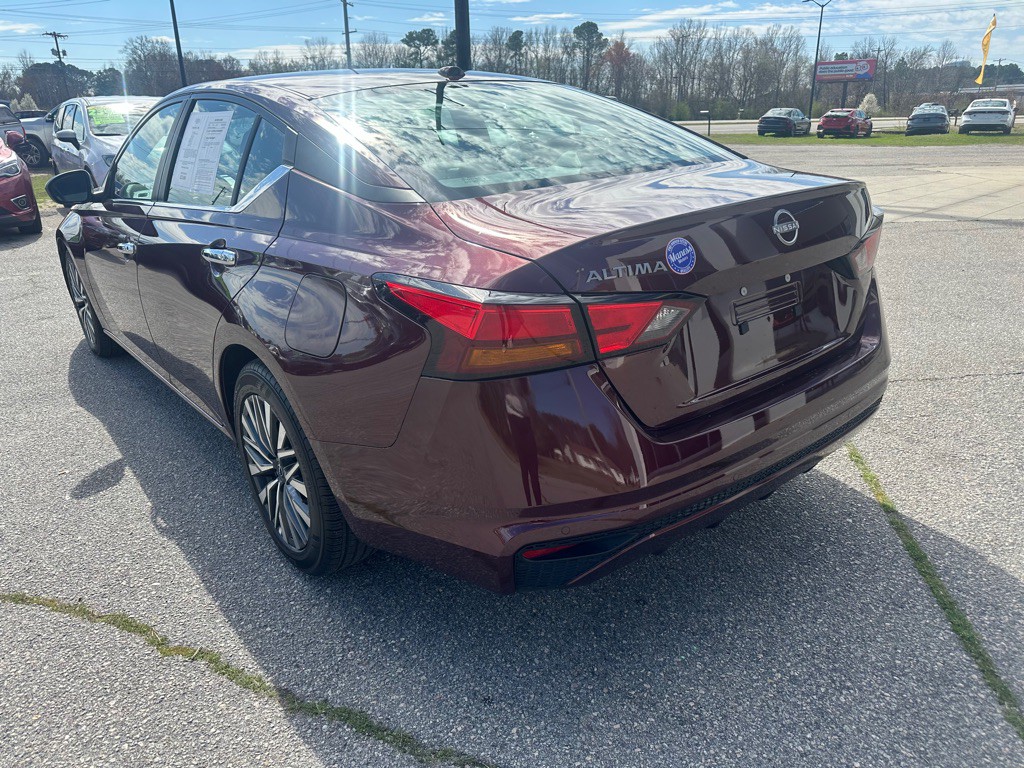 2025 Nissan Altima Image 3