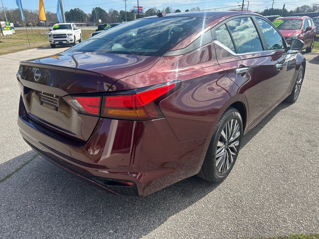 2025 Nissan Altima Image 5