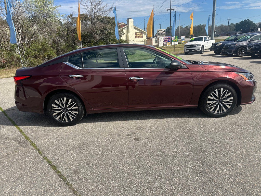 2025 Nissan Altima Image 6