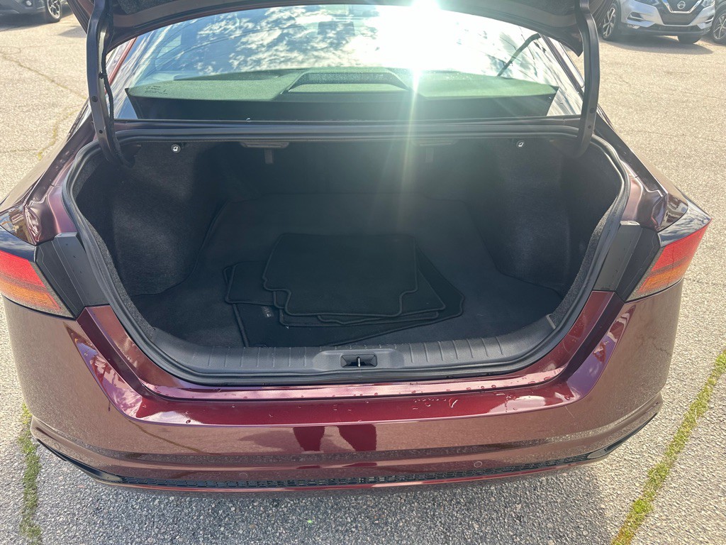 2025 Nissan Altima Image 10