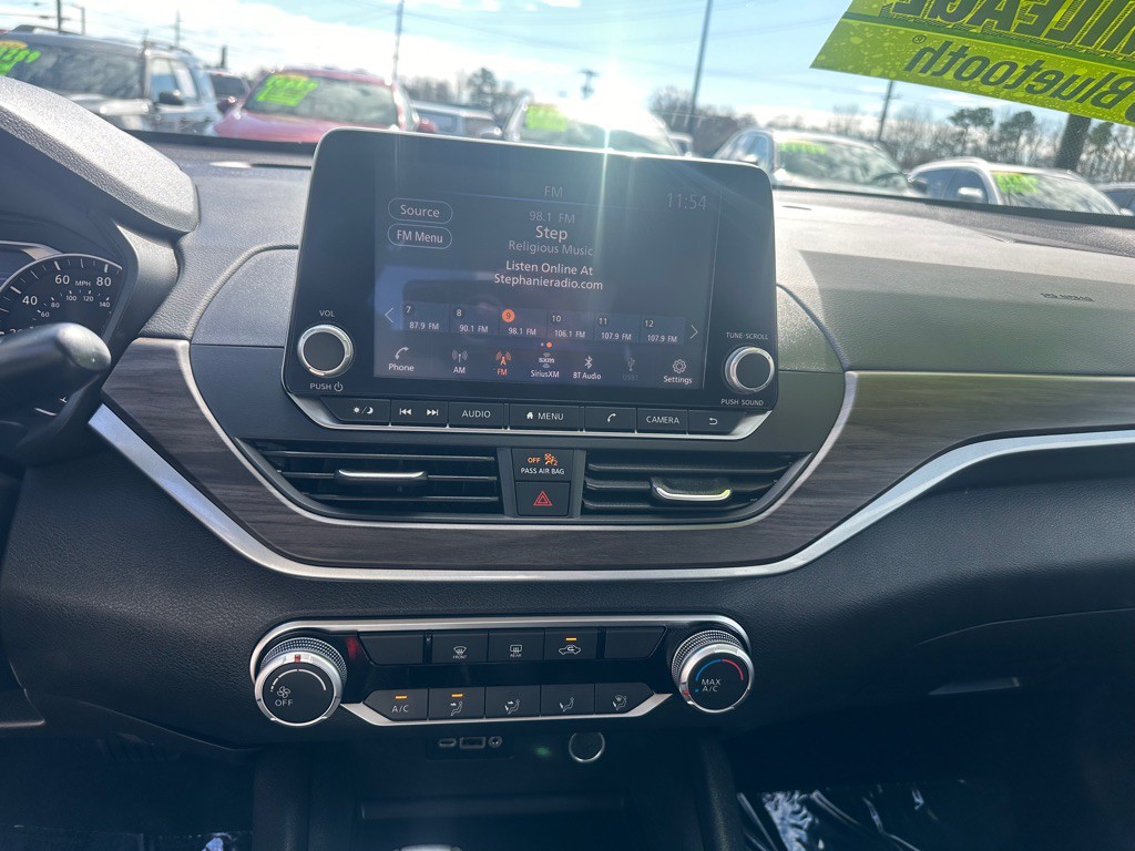 2025 Nissan Altima Image 15