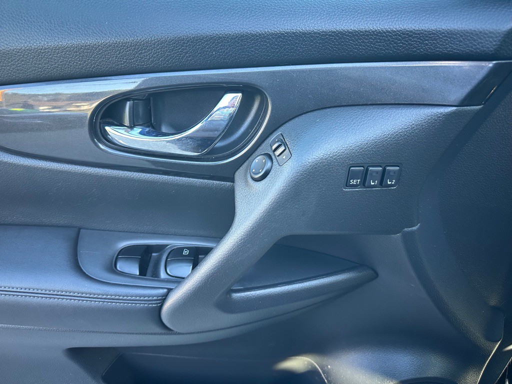 2018 Nissan Rogue Image 10