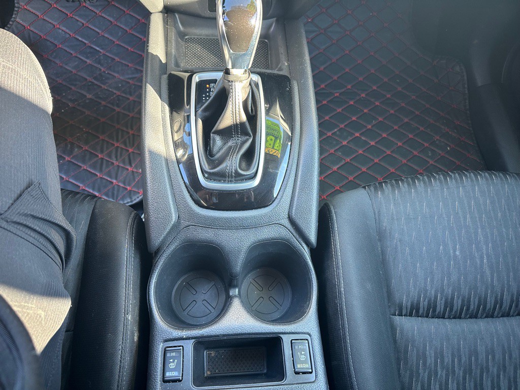 2018 Nissan Rogue Image 12
