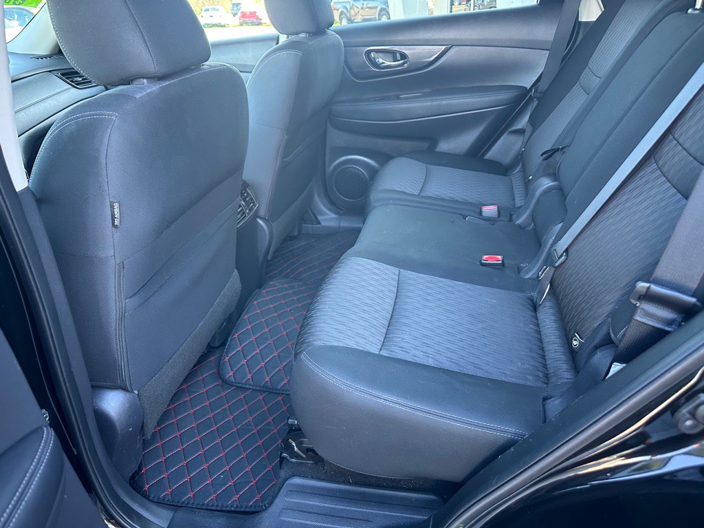 2018 Nissan Rogue Image 19