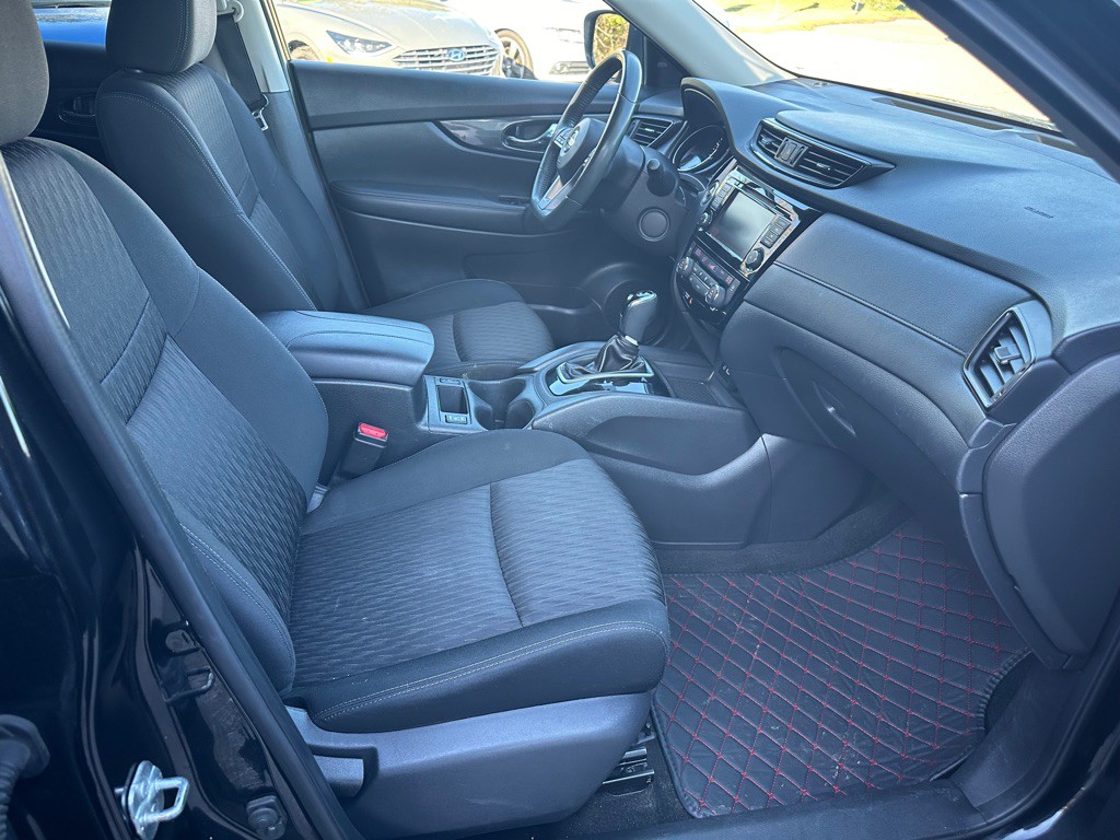 2018 Nissan Rogue Image 21