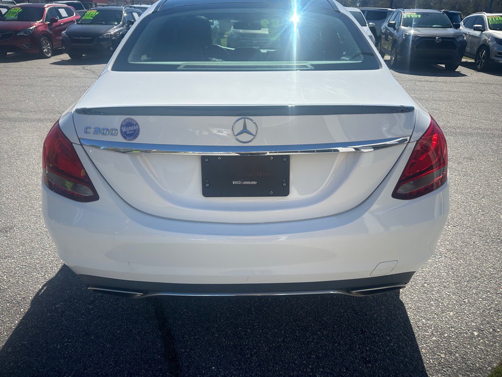 2017 Mercedes-Benz C-Class Image 4