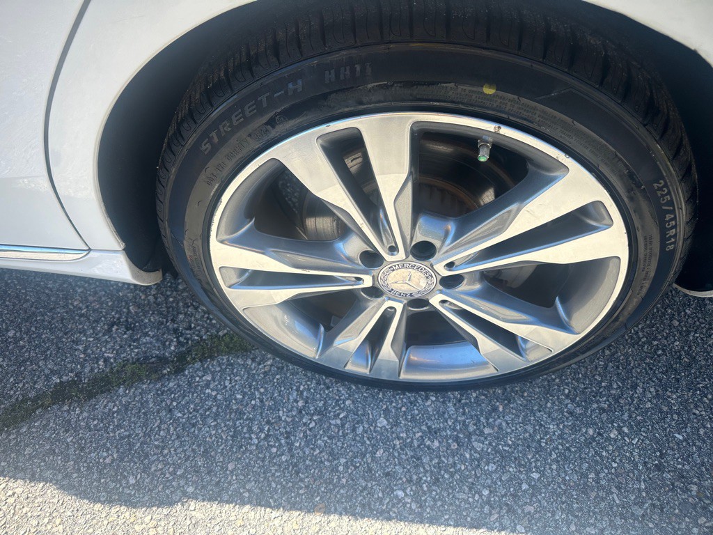 2017 Mercedes-Benz C-Class Image 8