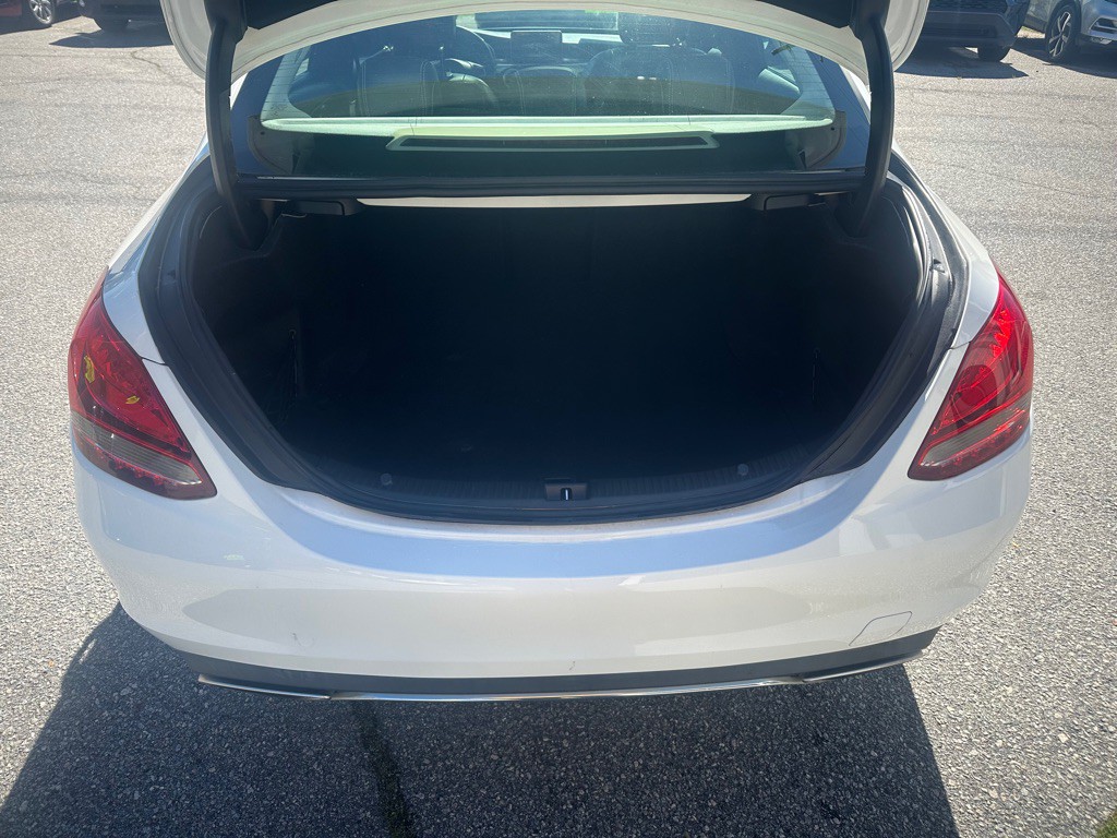 2017 Mercedes-Benz C-Class Image 9