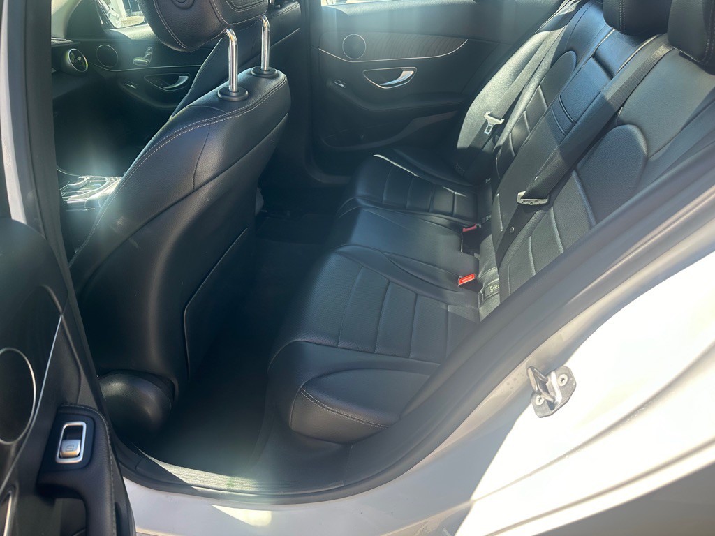 2017 Mercedes-Benz C-Class Image 20