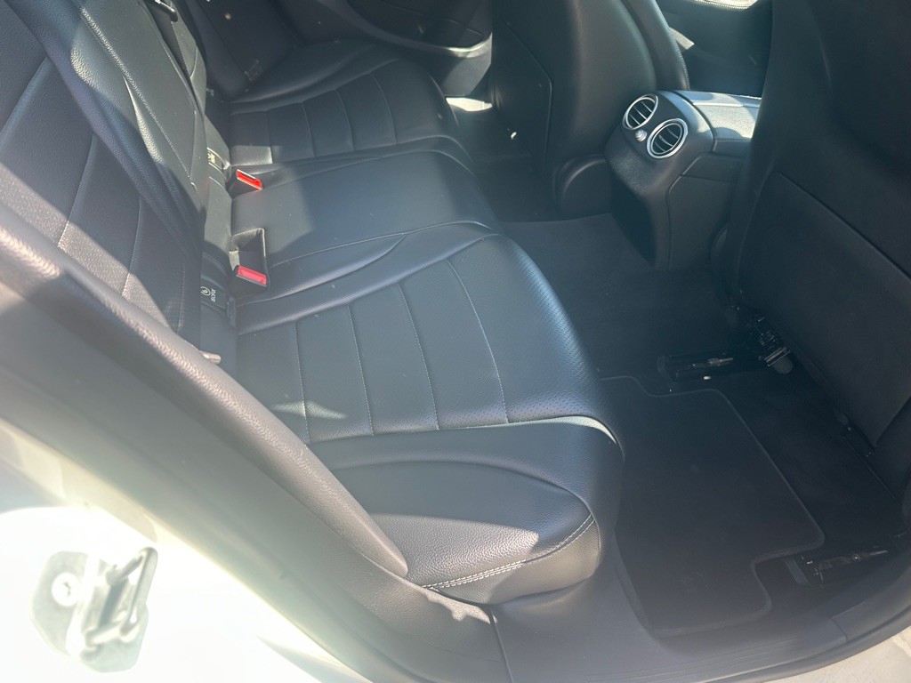 2017 Mercedes-Benz C-Class Image 21
