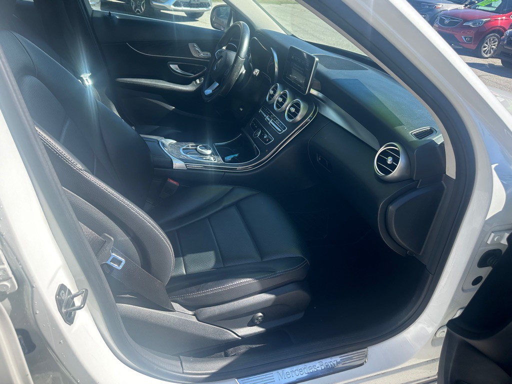 2017 Mercedes-Benz C-Class Image 22