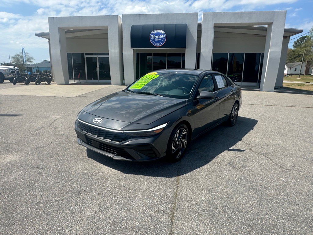 2025 Hyundai Elantra Image 1