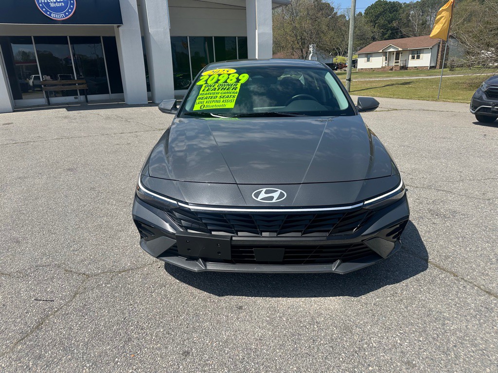 2025 Hyundai Elantra Image 8